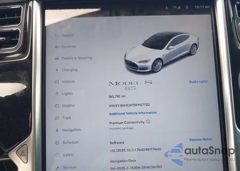 2013 Tesla Model S z USA, uszkodzony, nr VIN 5YJSA1CN7DFP07722